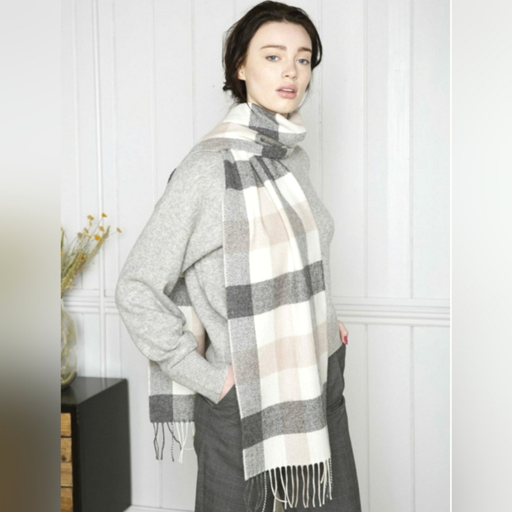 FOXFORD Lambswool Fringed Scarf- Neutral Block
